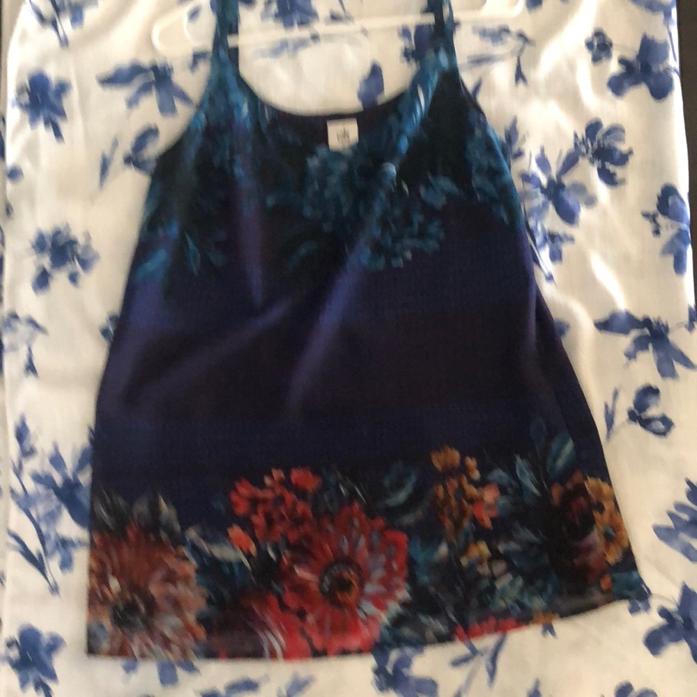 Cabi Size Medium Floral Sleeveless Blouse